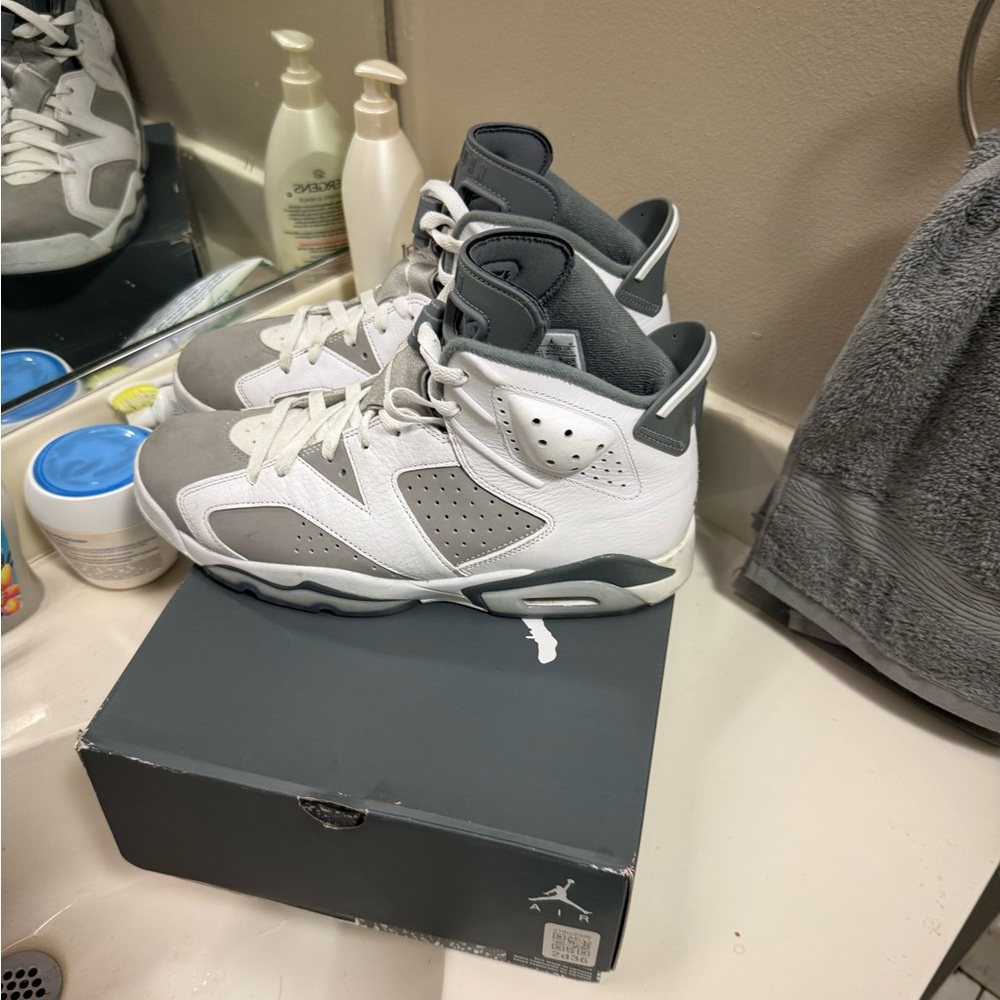 Air Jordan 6’s grey and white - Picture 2 of 4